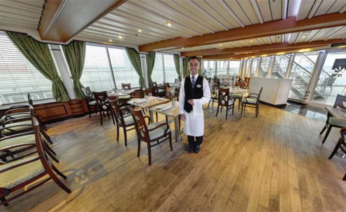 Fred Olsen Cruises Braemar Palms Cafe.jpg